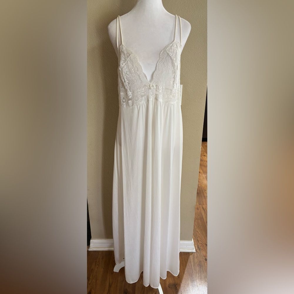Vintage 60s Vassarette Ivory Nightgown W/Lace Cross Strap Large Made In USA READ